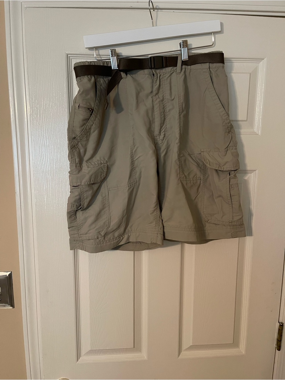 REI Men's Cargo Shorts in Light Khaki with Dark Brown Belt